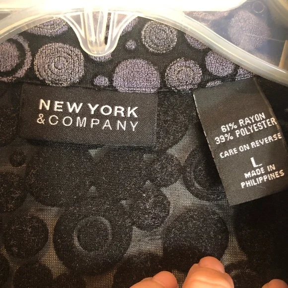 New York & Company Long Sleeve Button Down Blouse Size L - Picture 2 of 7